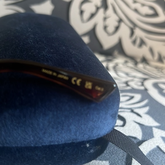 Gucci Tortoise Havana Green Sunglasses - Picture 9 of 9